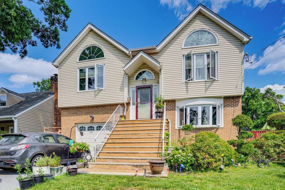 8 Mi to Long Beach: Cozy Apt w/ Fenced Yard!