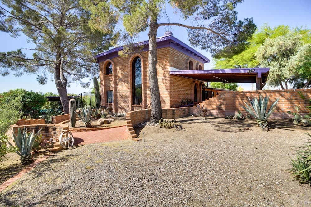 Eclectic Tucson Home 2 Mi to Saguaro National Park