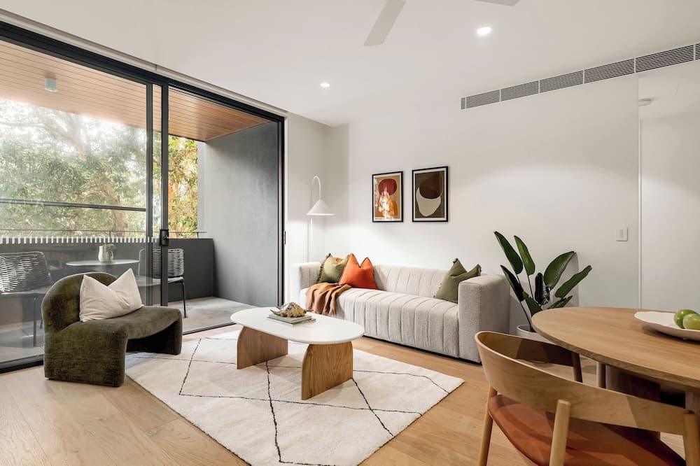 Hall St Apartments by Urban Rest