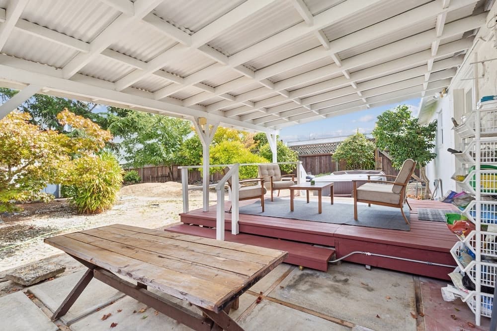 Charming Retreat With Hot Tub & Scenic Trails 2 Bedroom Home