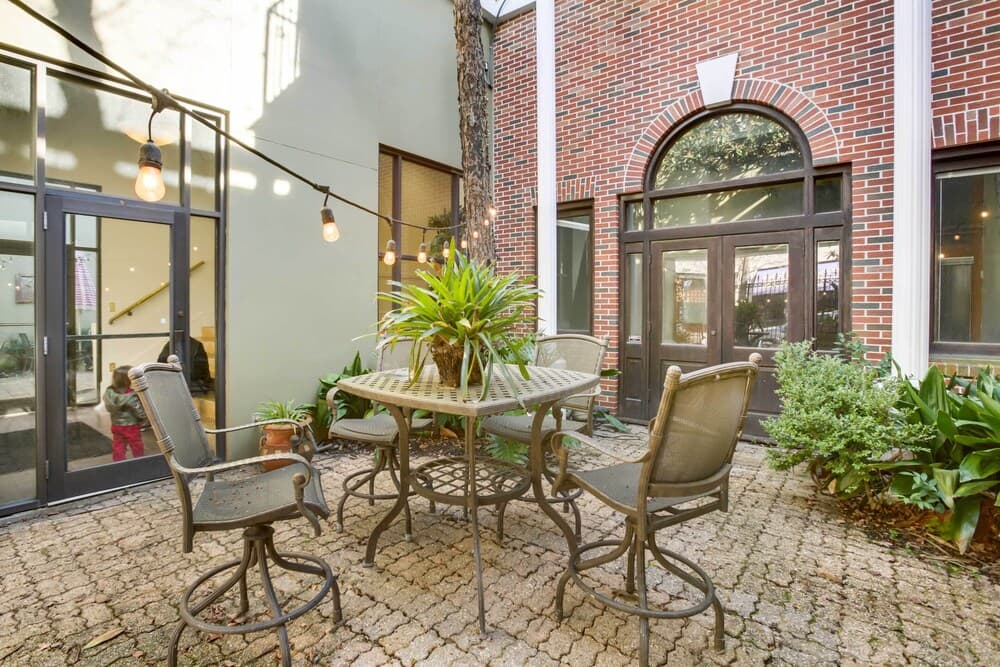 Chic Baton Rouge Apt ~ 3 Miles to LSU Campus!