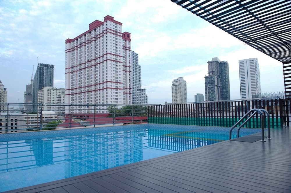 Top High Airport Link Hotel