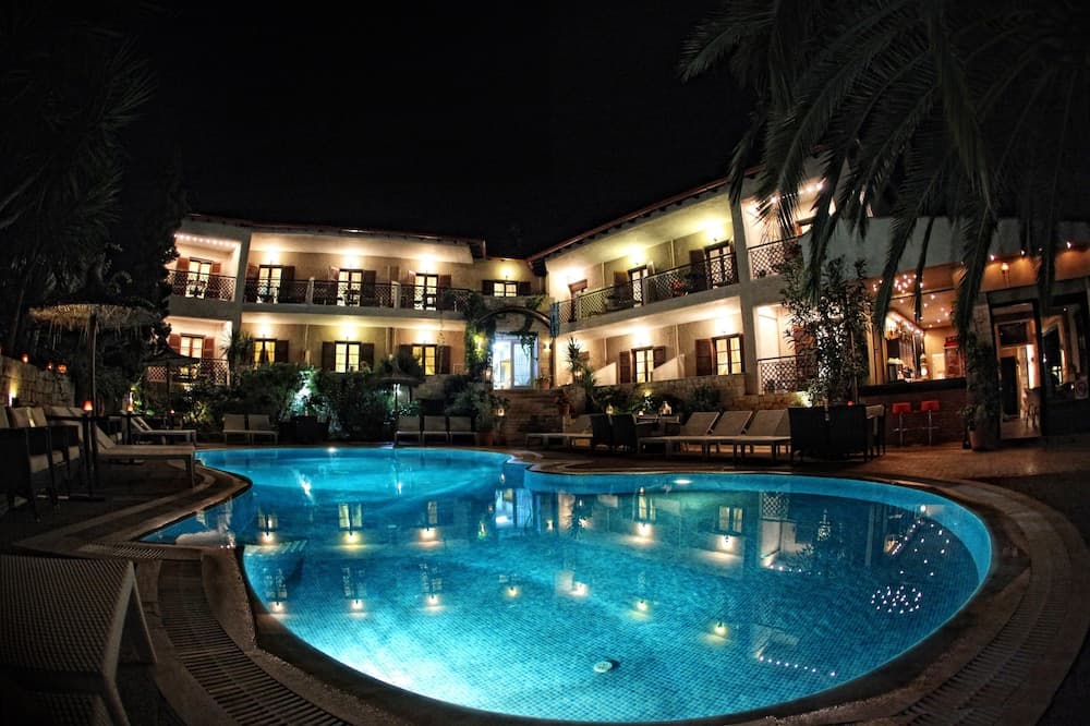Stamos Hotel