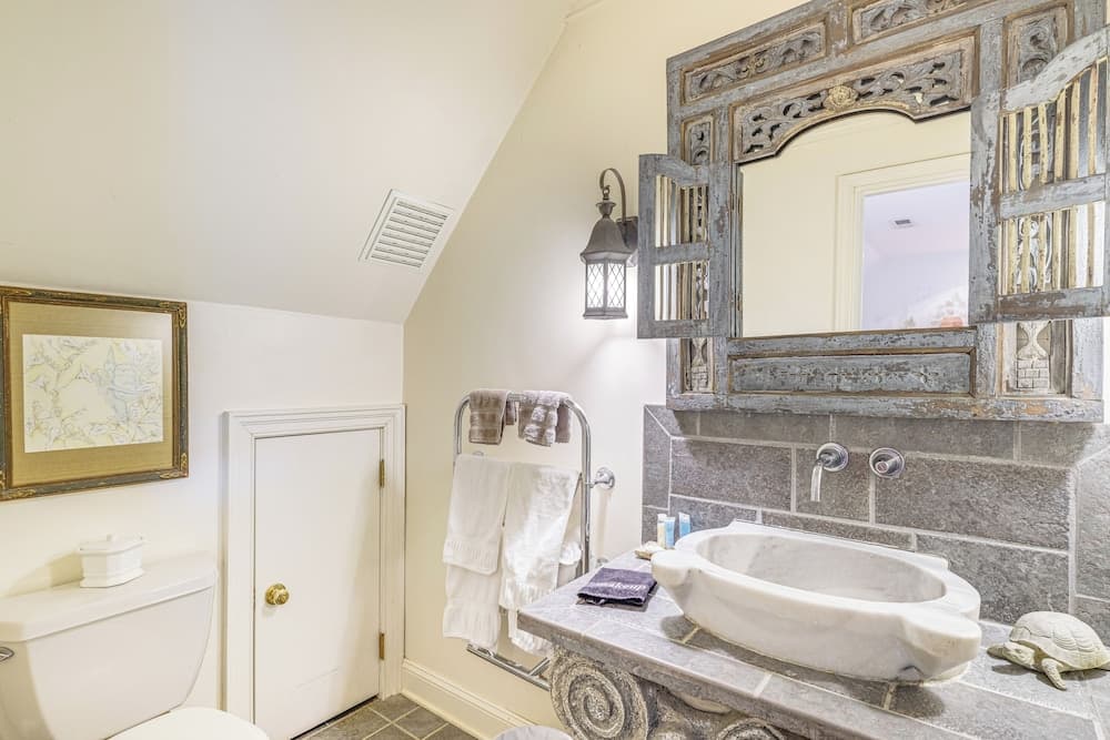 9-acre New River Retreat Near Radford University