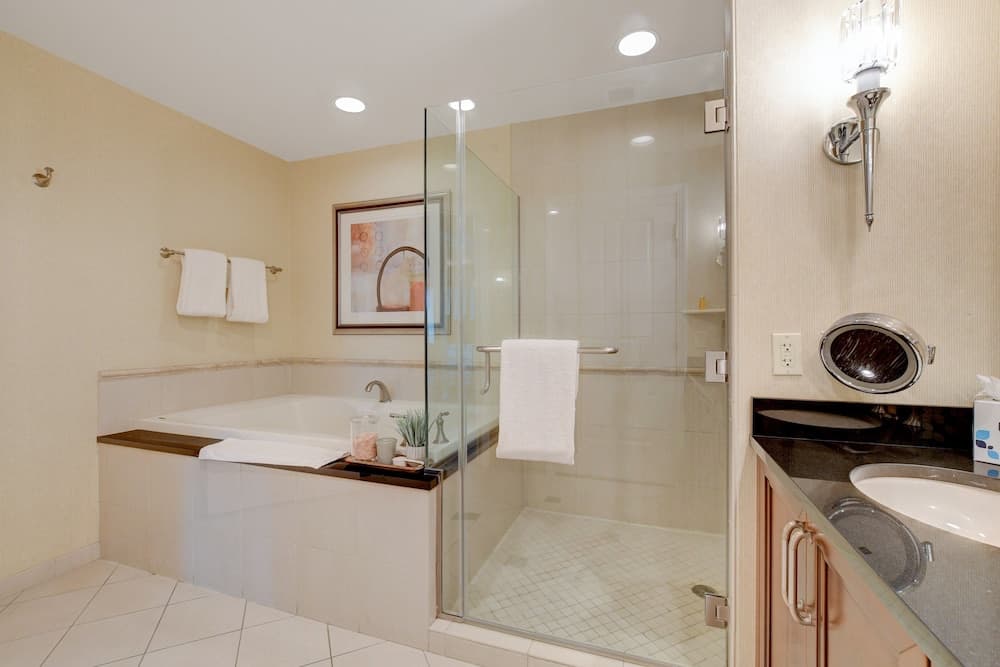 Studio 25 HIGH FLR MGM Signature Balcony