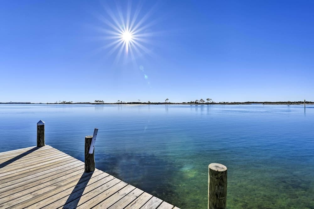 Waterfront Community w/ Perks: Mary Esther Condo