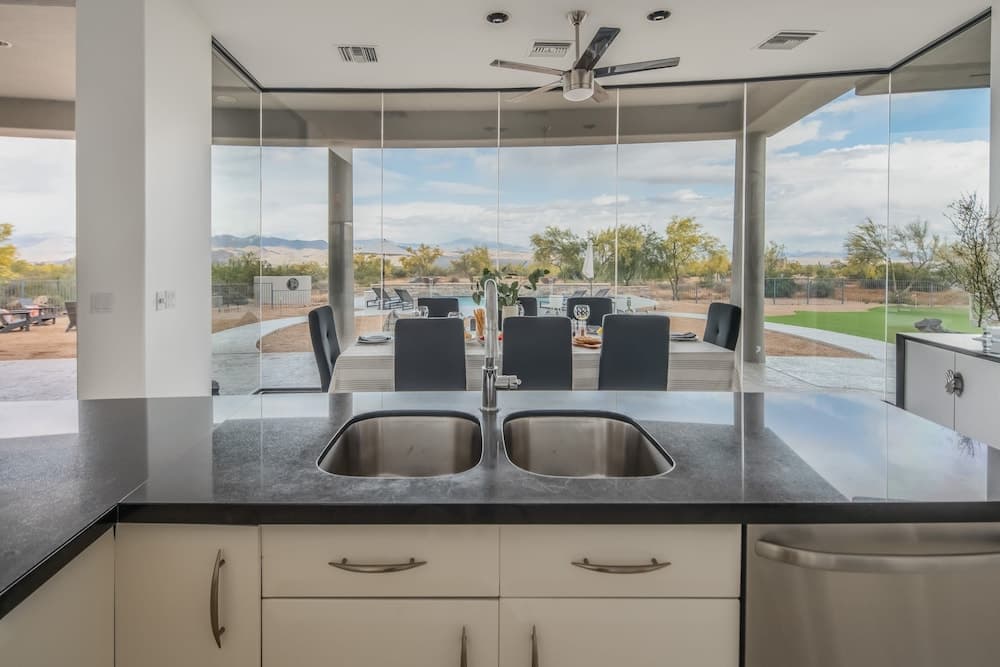 Fallbrook by Avantstay Secluded Home on 40acres W/pool, Rooftop & Trails!