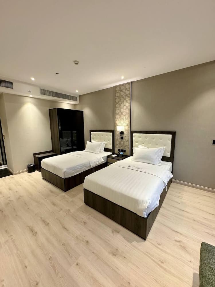 Jadeel Hotel