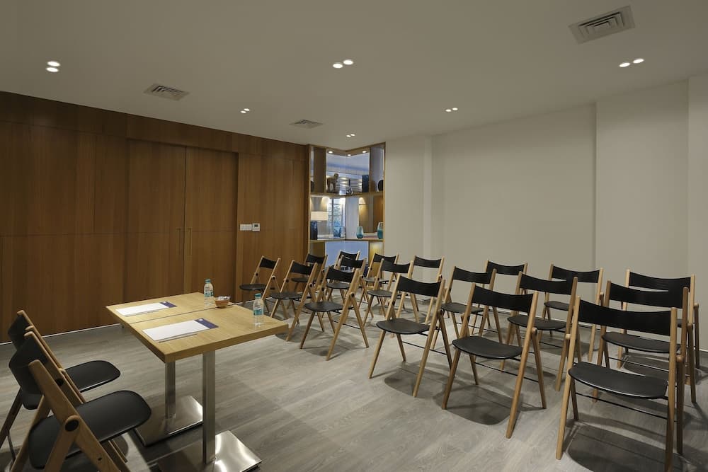 Holiday Inn Express Bengaluru Whitefield Itpl by IHG