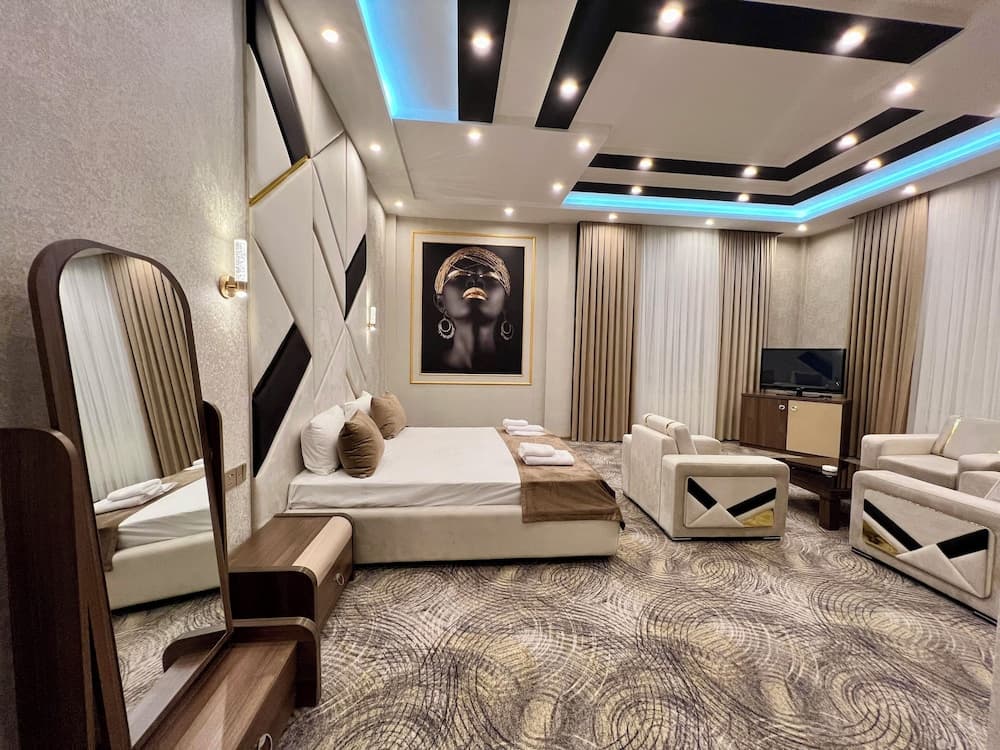 Royal Mansion Hotel