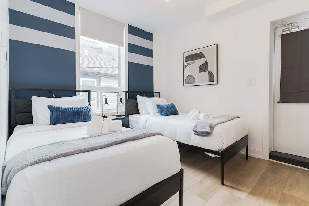 Elegant Suite—Near Kensington Market, Sleeps 8