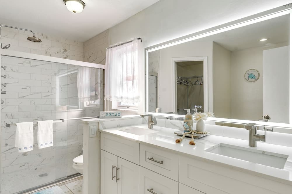 3 Mi to Marina: Riverview Family Home w/ Lanai!