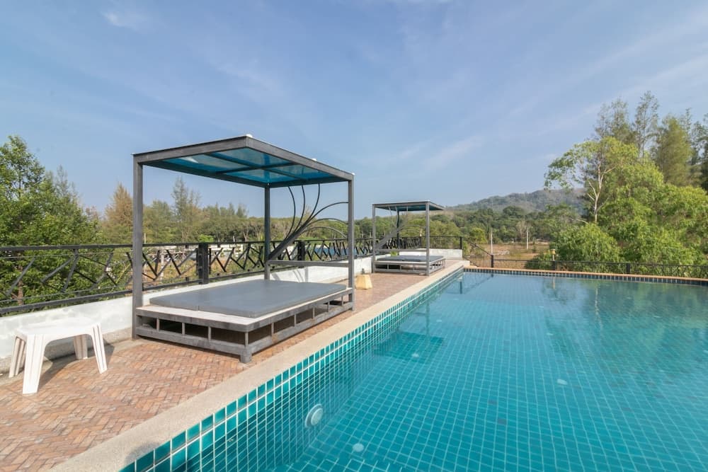 Golden Manora Hotel Bangtao Beach