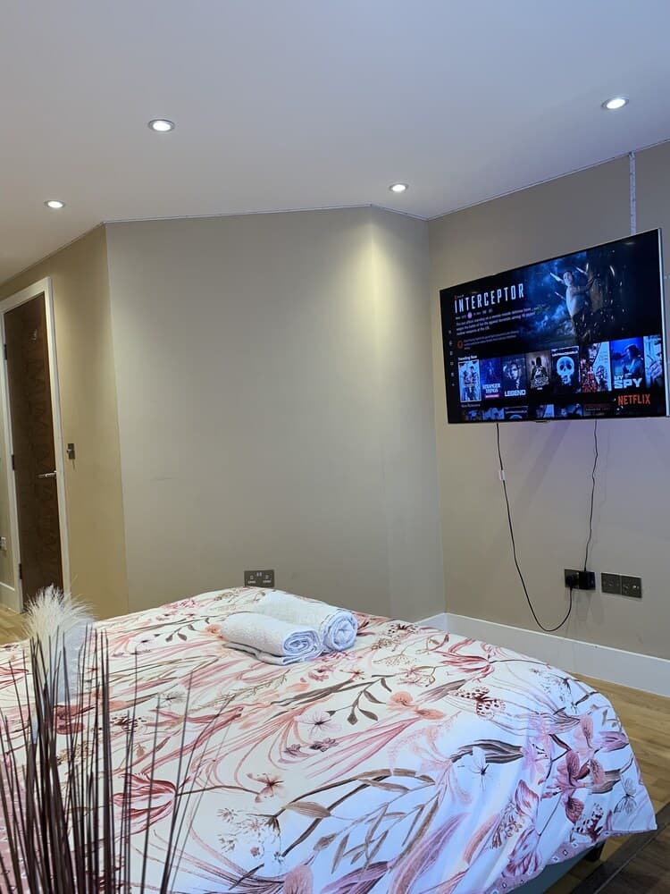 Charming 2-bed Apartment in Kingston Upon Thames