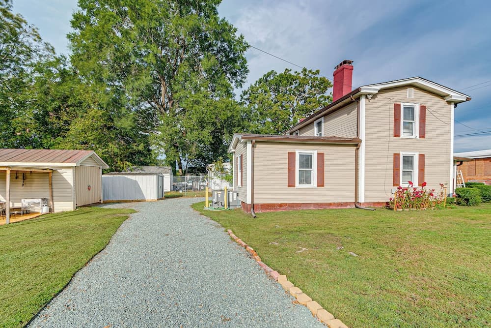Walk to Historic Dtwn Burlington: Home w/ Yard
