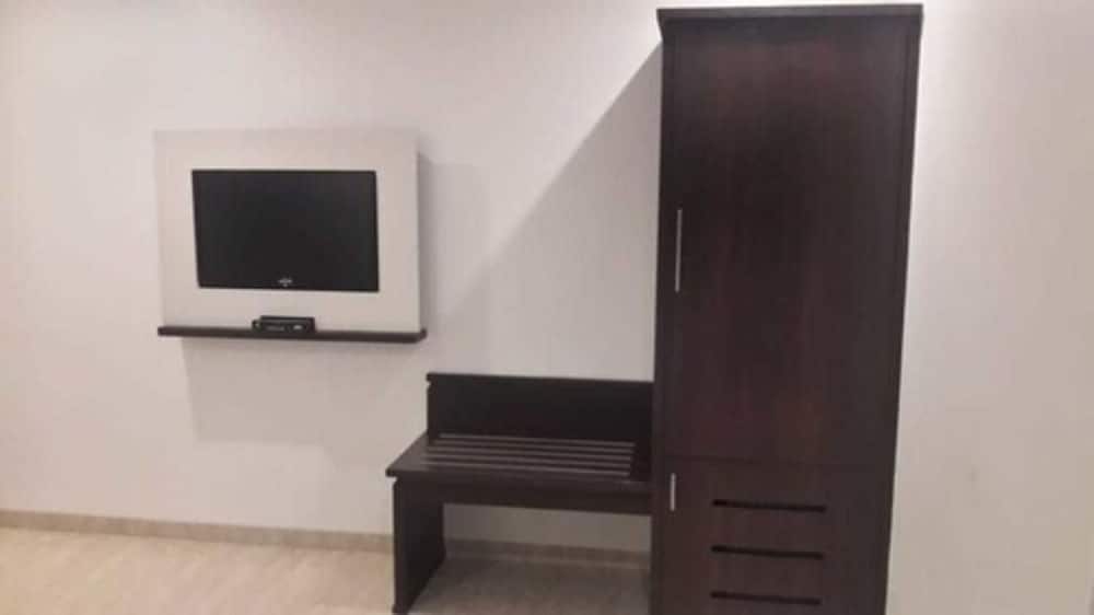 Hotel Le Grande - Mumbai International Airport