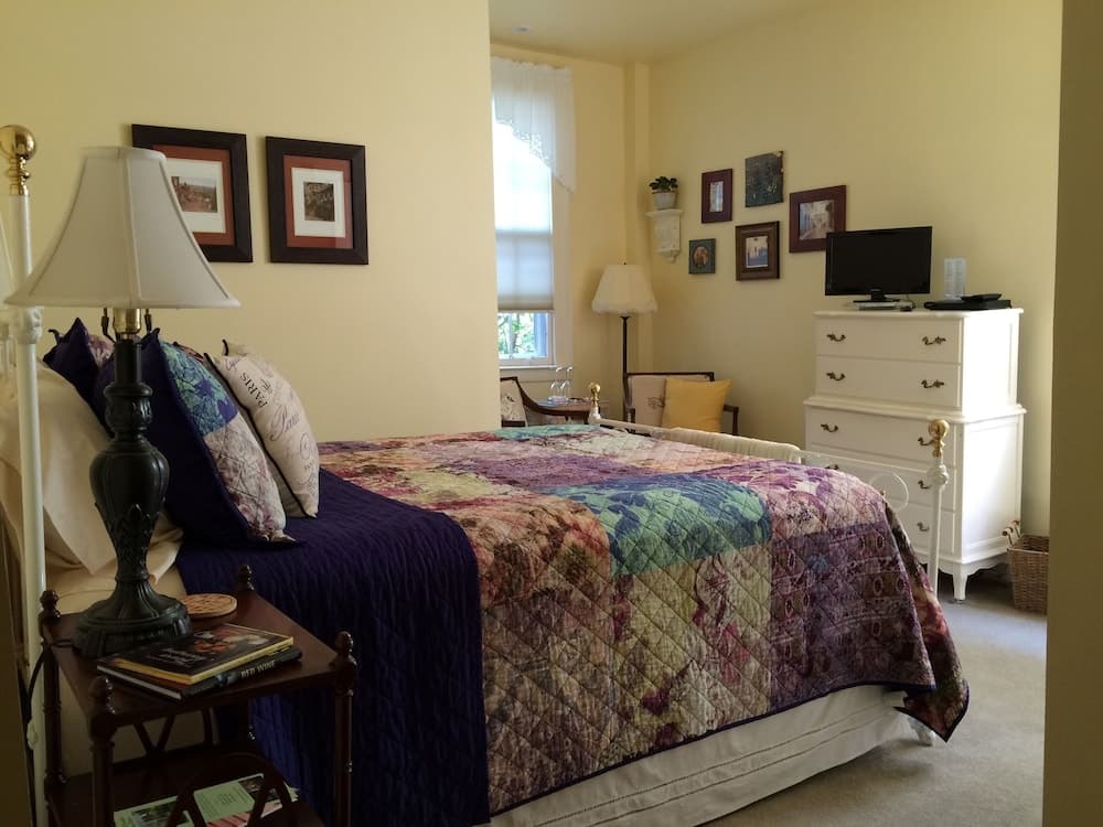 B&B at Oliver Phelps