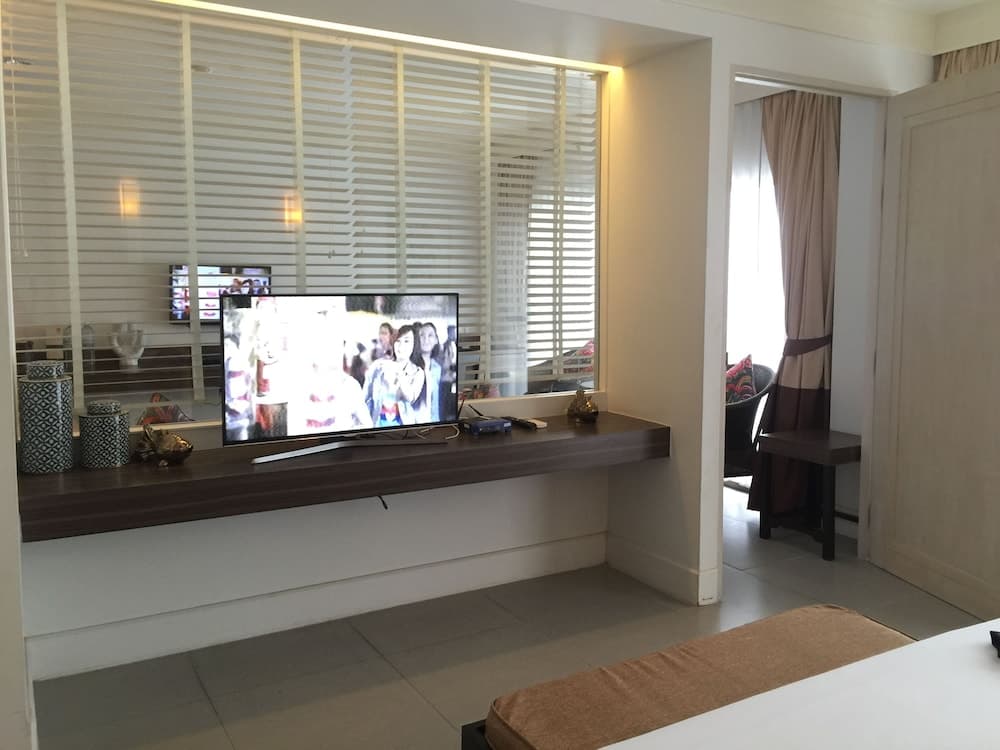 Sawaddi Patong Resort & Spa by Tolani