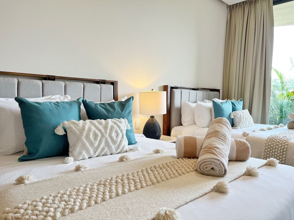Mistiq Luxury Condo