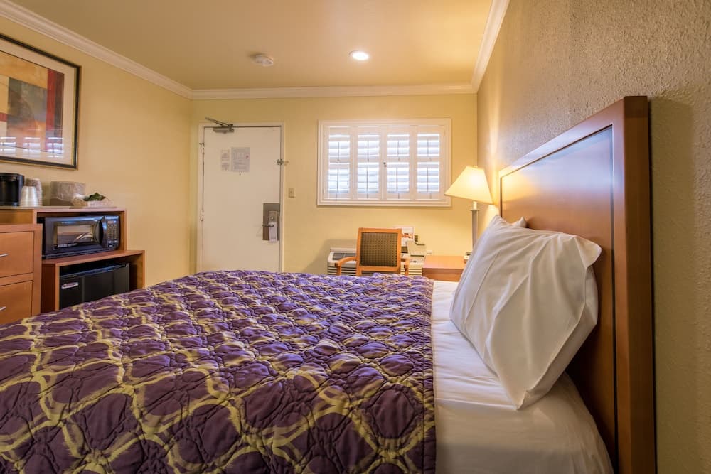 SOMA Park Inn – Civic Center