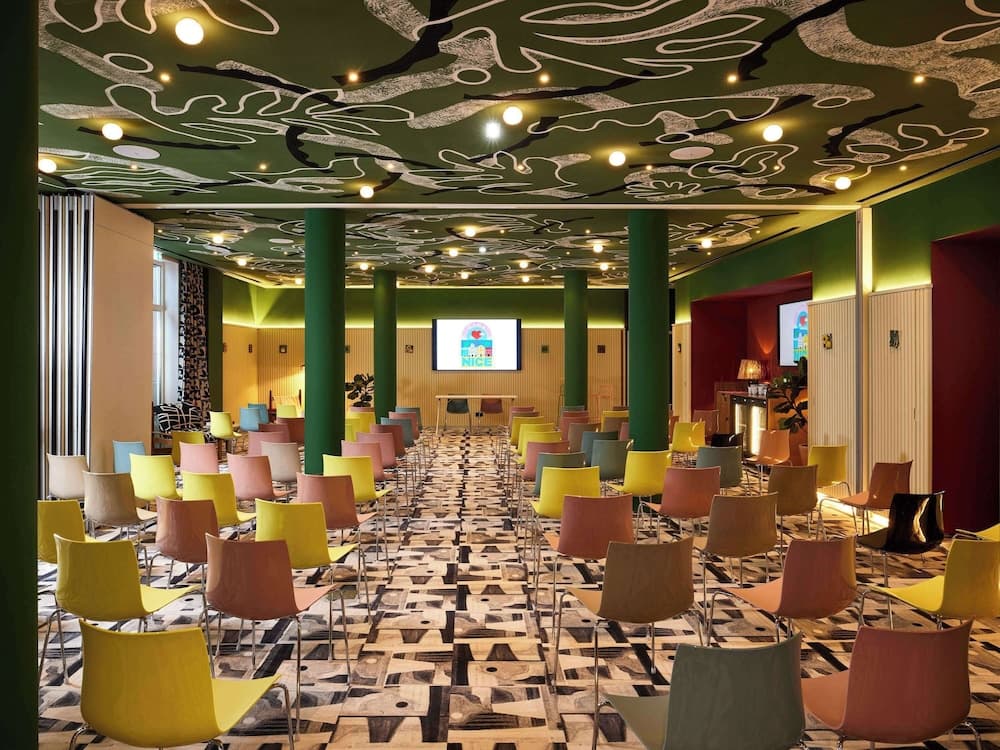 meeting & event spaces
