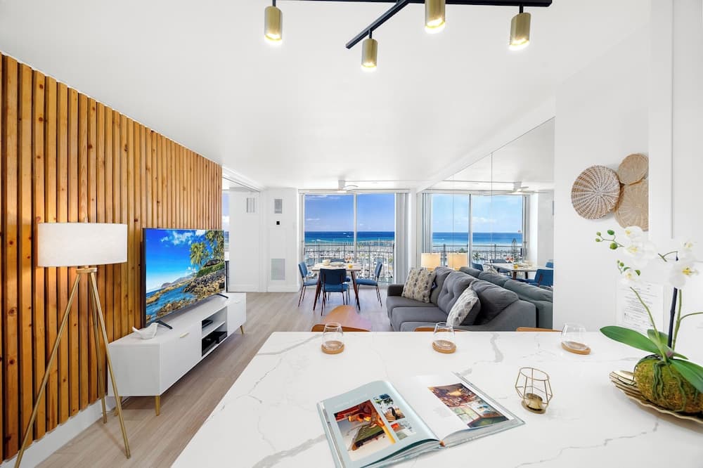 Ocean View 1BR at Ilikai Marina