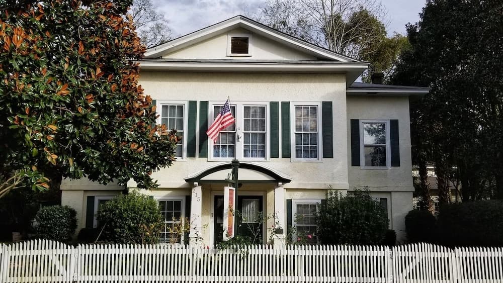 Millhouse Inn
