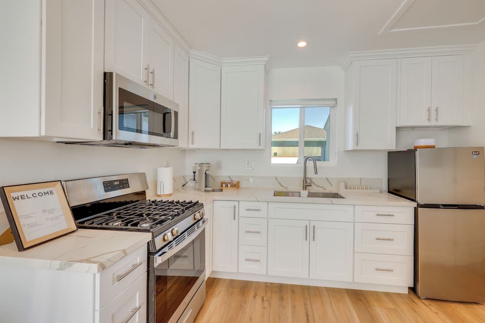 35 Mi to LA: Modern Apartment in Chino!