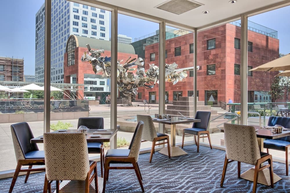 Omni Los Angeles Hotel at California Plaza