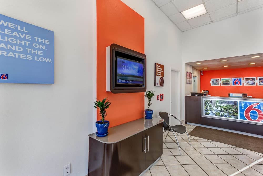 Motel 6 Portland, OR - Tigard West