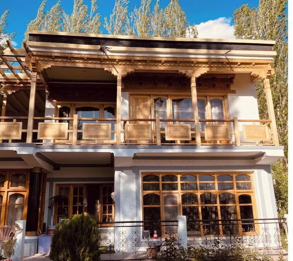 Lzawa Residency