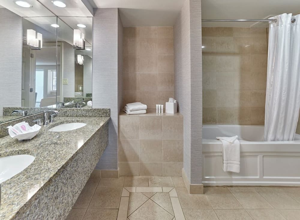 Henlopen Oceanfront Hotel