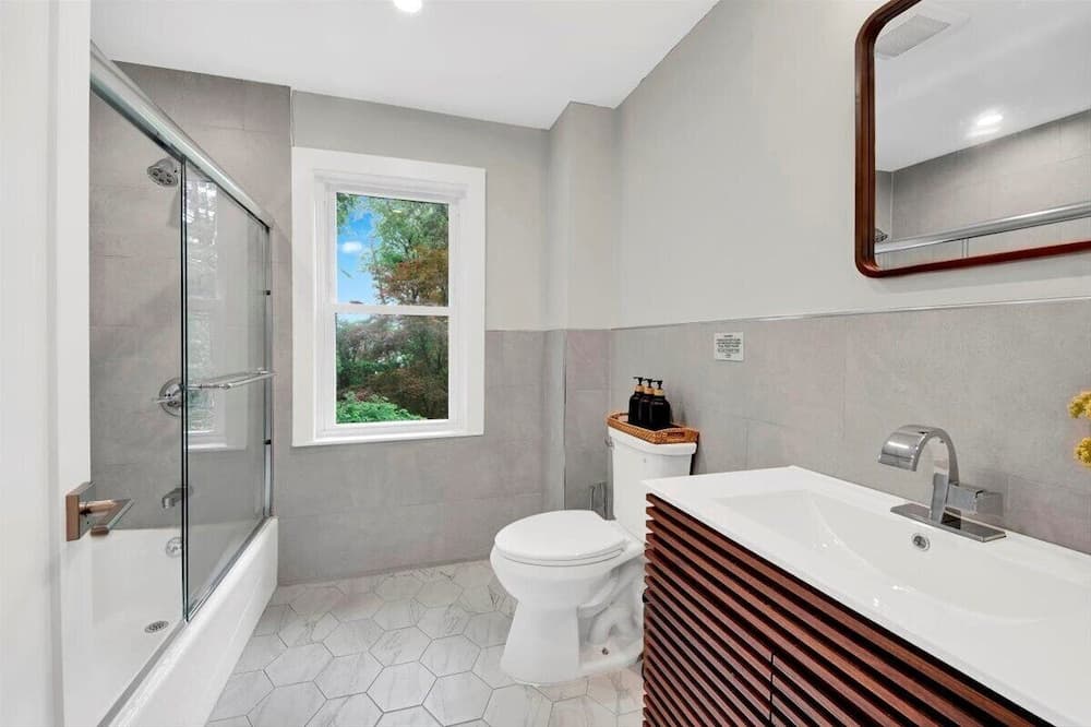Modern Comfort in the Heart of NYC
