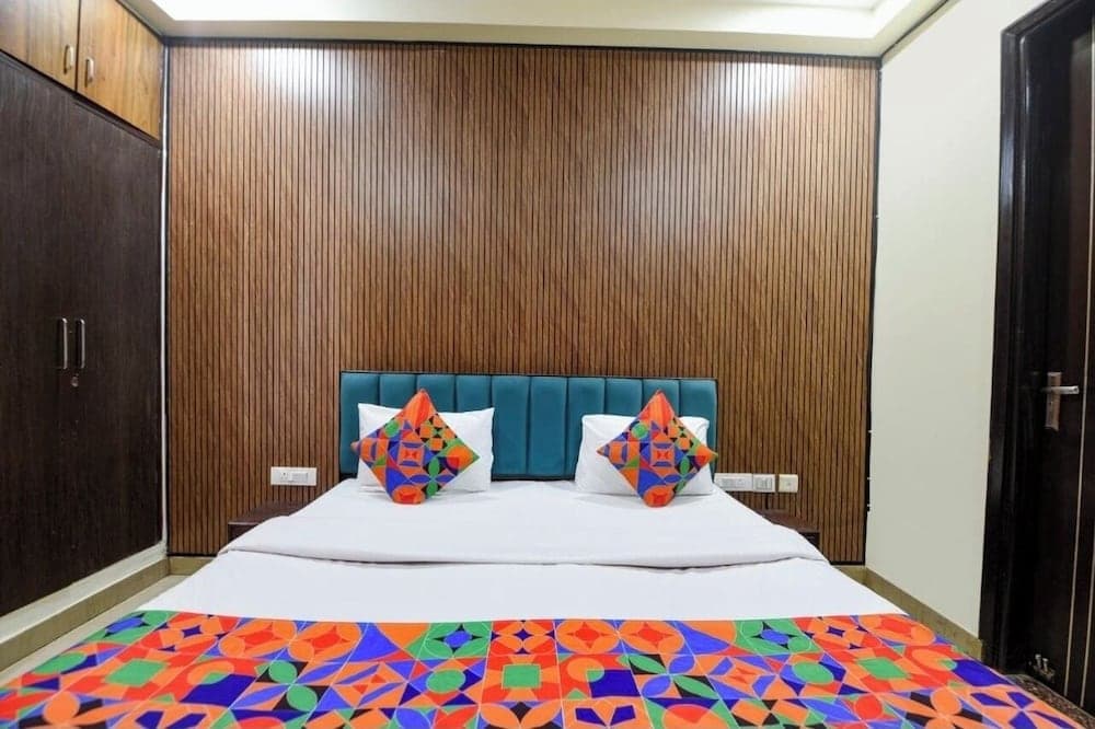 Hotel Red Leaf