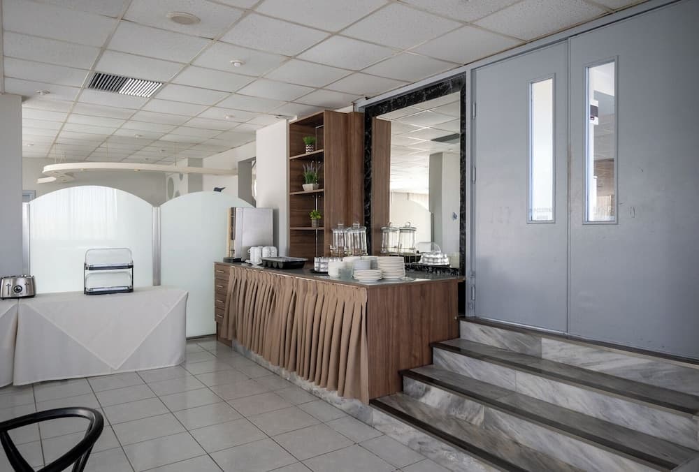 Ayit Hotel