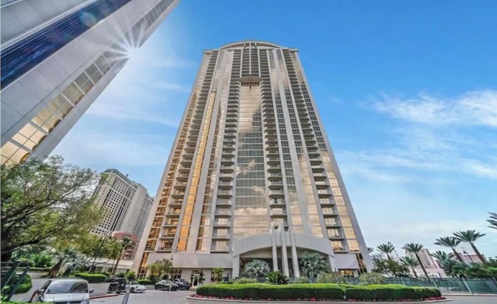 LUXE 702 MGM Signature 1 BR 2 BTH SUITE