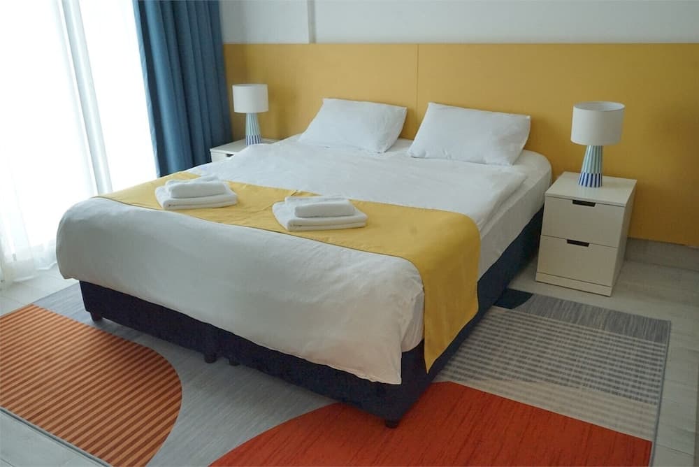 Izzzi Life Mint- Apart Hotel