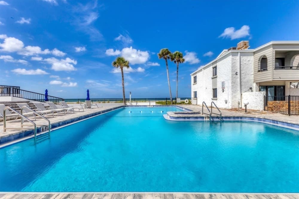 Venice Beach 2 Bedroom Condo with Beach Access+Community Pool 2 Condo