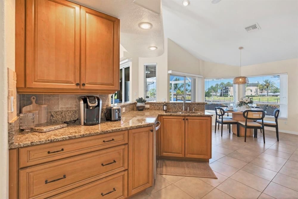 Punta Gorda Isles 3 Bedroom Pool+Hot Tub Home 2 Home