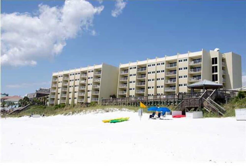 Beach House 305b 1 Bedroom Condo by RedAwning