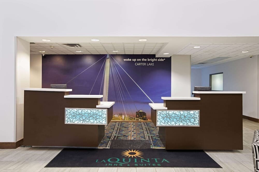 La Quinta Inn & Suites by Wyndham Omaha Airport Downtown