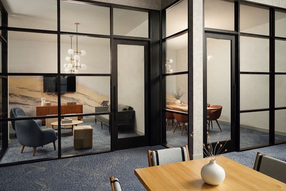 Sheraton Grand Rapids Airport Hotel