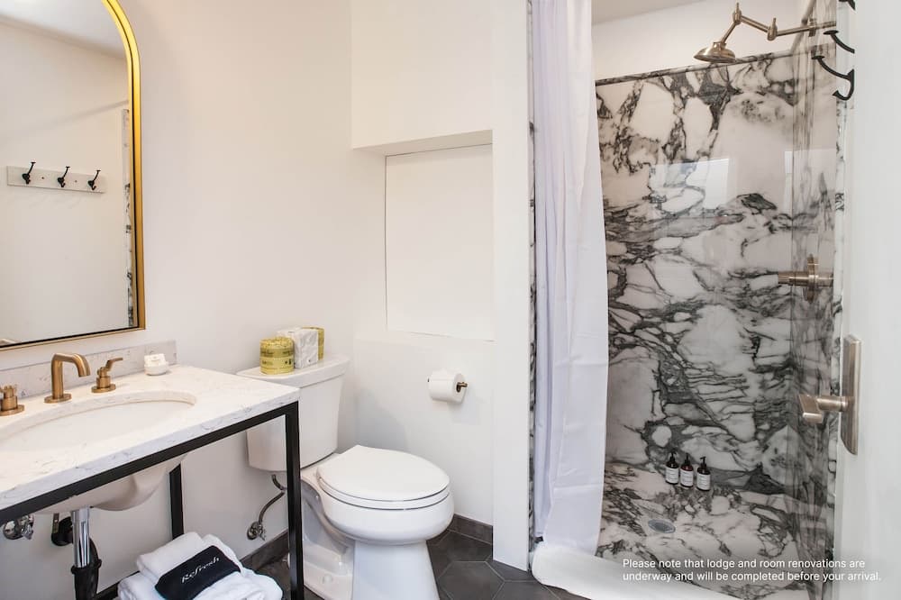 Eleven Revelstoke Lodge