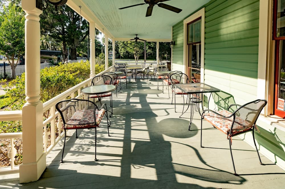 Camellia Rose Inn