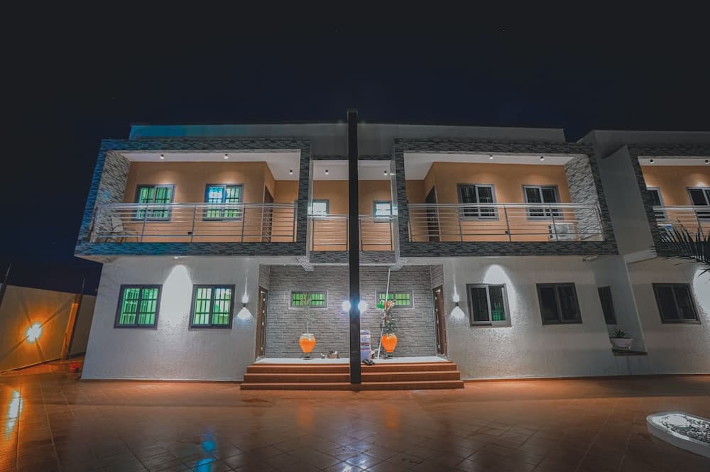 PLATINUM PLUS APARTMENTS