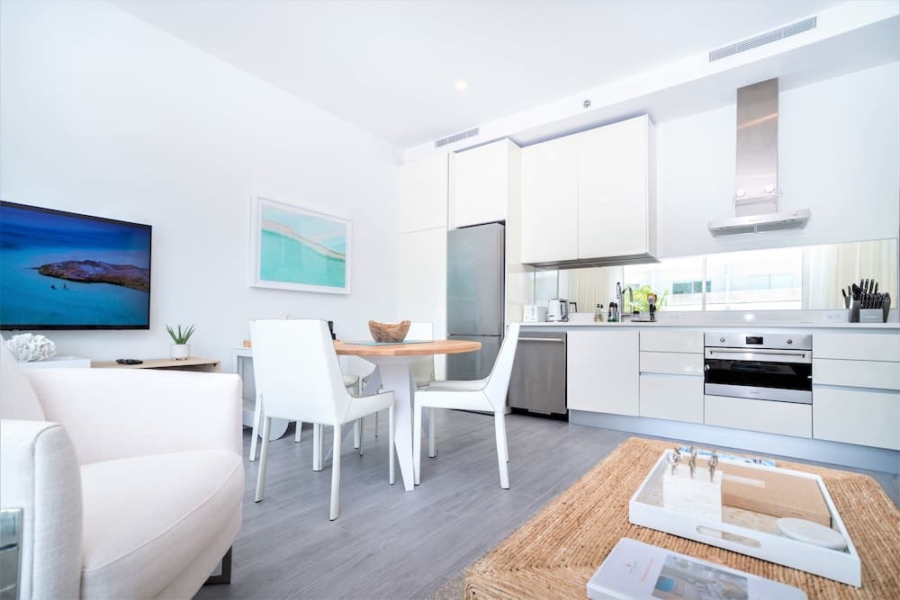 Cayman Luxury Rentals at The Grove