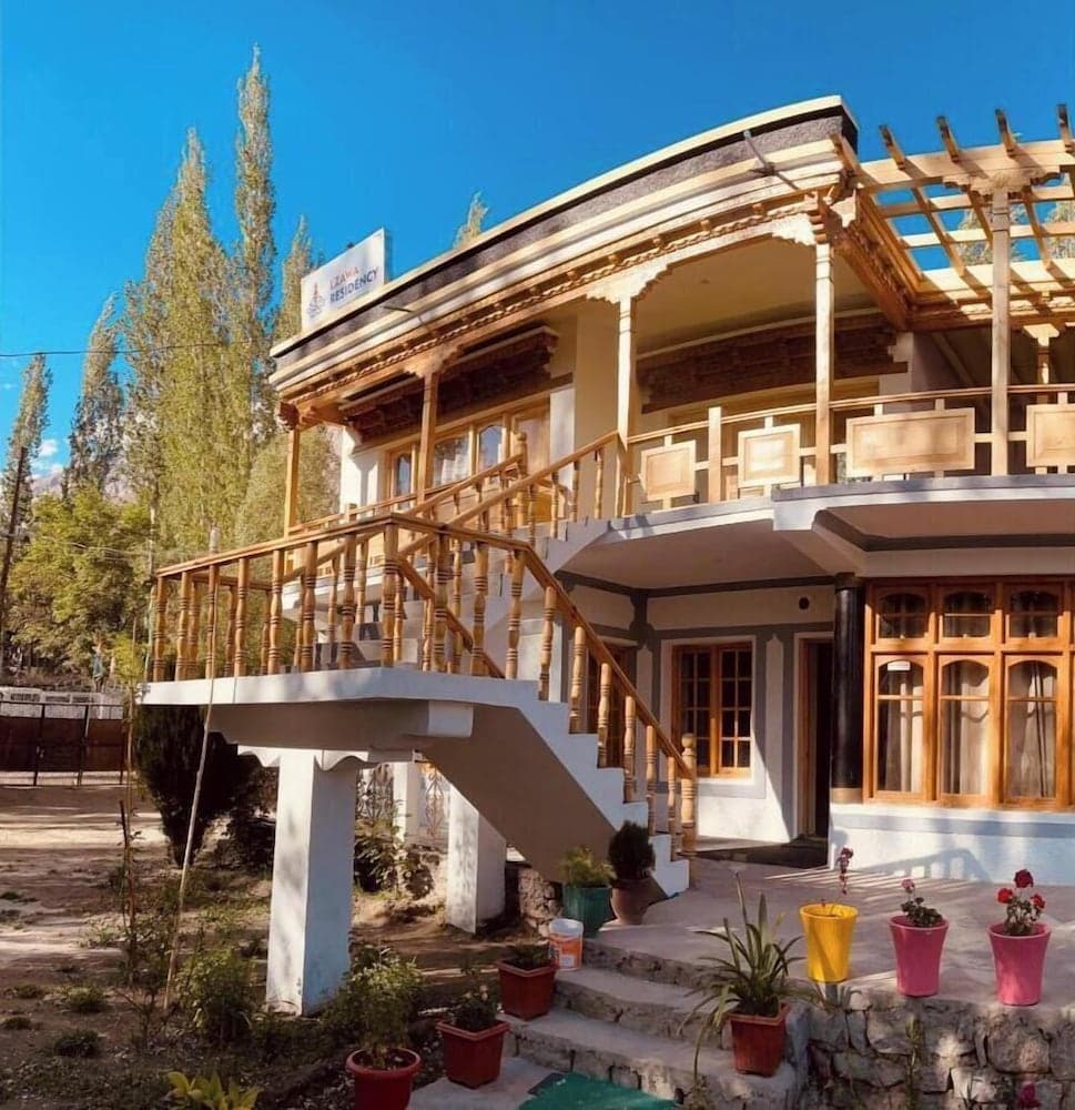 Lzawa Residency