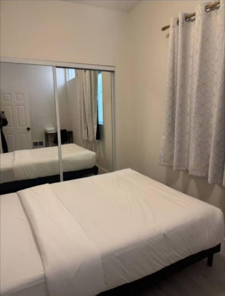 Cozy Private Rooms near SF Transpo