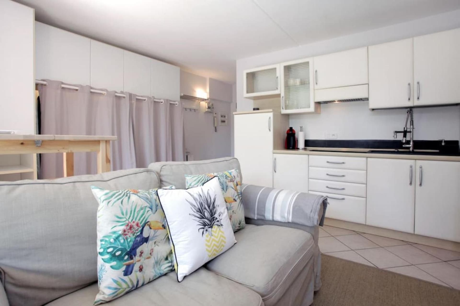 Beautiful studio close to beach private parking