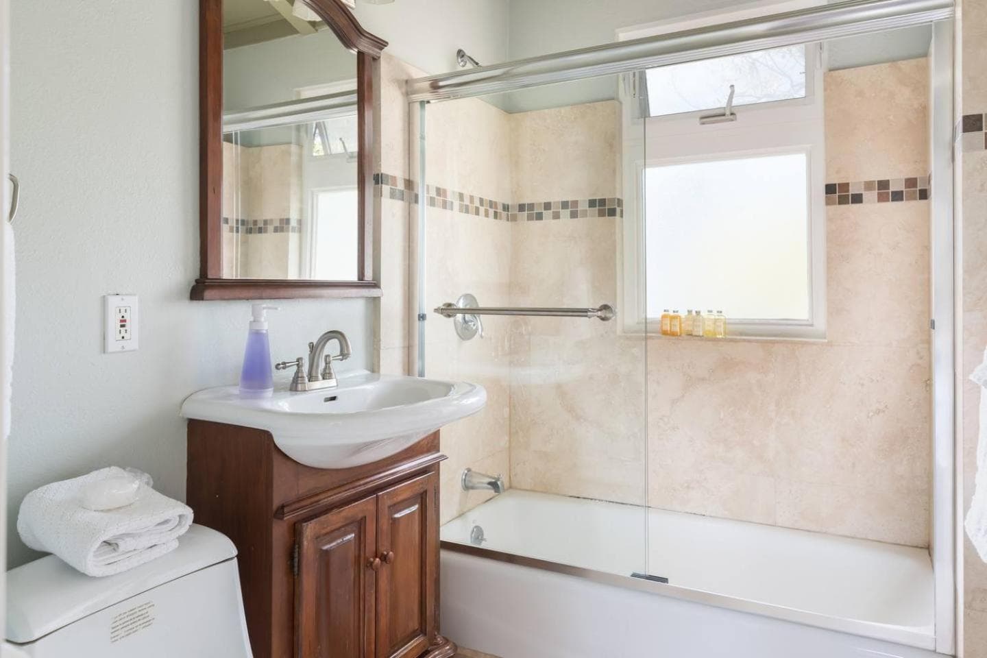 Spacious, Soaring Ceilings, Near Downtown MV, GOOG